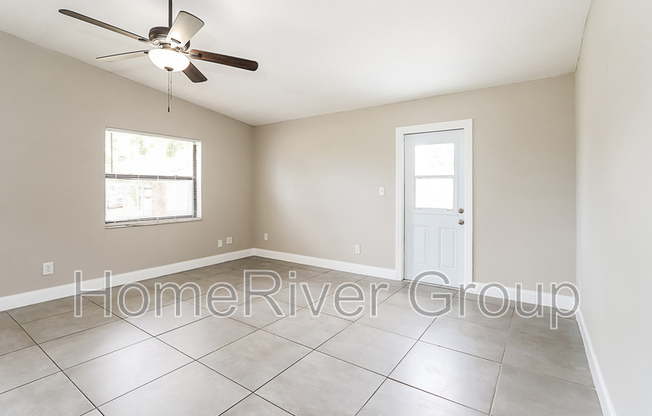 7297 32 AVE N