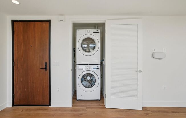 2 beds, 2 baths, 854 sqft, $4,095