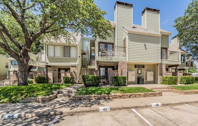 Updated 1-Bedroom Condo in Gated Community – Prime West 7th Location