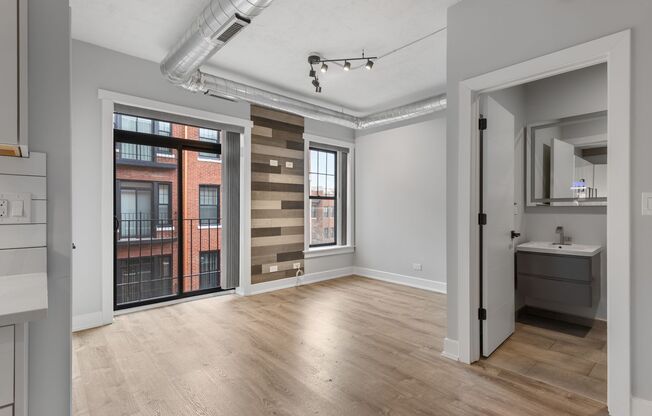 Studio, 1 bath, 345 sqft, $1,600, Unit 412