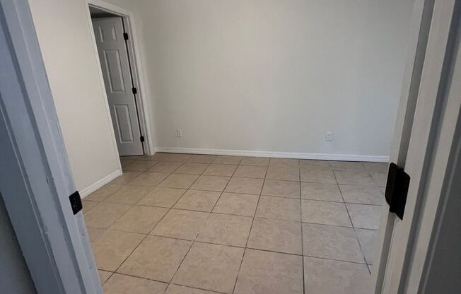 3 beds, 2 baths, $2,100