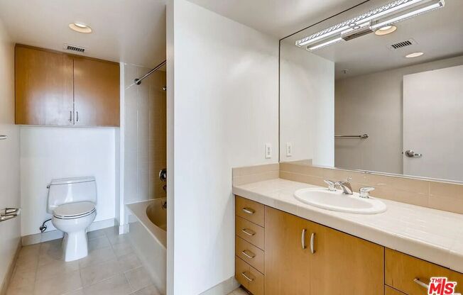 2 beds, 2.5 baths, 1,431 sqft, $6,995, Unit 1225