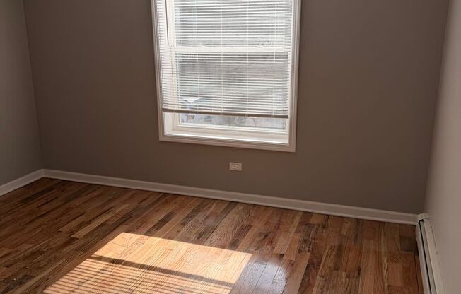 2 beds, 1 bath, 865 sqft, $1,925, Unit Building 9-2C