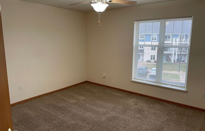 1 bed, 1 bath, 805 sqft, $1,435, Unit 925-306
