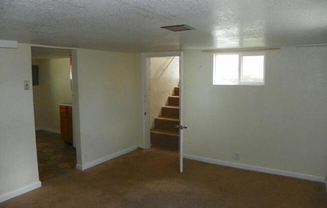 2 beds, 1 bath, $800