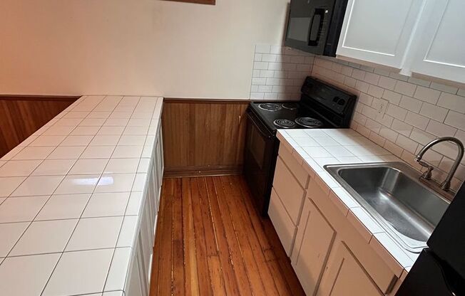 #274 GOOSE HOLLOW APARTMENTS
