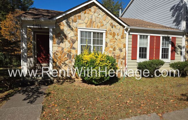 WOW!!! GORGEOUS DUPLEX / GREAT ROOMMATE FLOORPLAN / UPGRADES / GREAT LOCATION / PRIVATE YARD