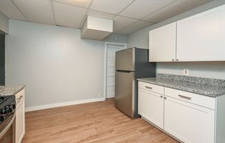 Studio, 1 bath, 500 sqft, $985, Unit 872 3