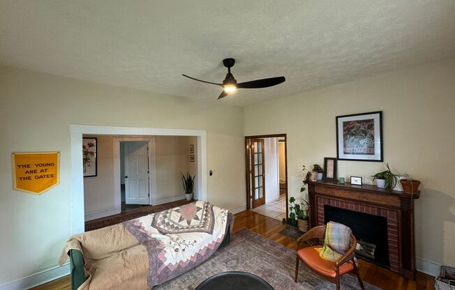 Updated 3bed/2bath House with Older Charm!