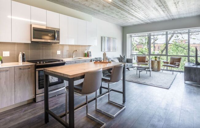 1 bed, 1 bath, 684 sqft, $2,900, Unit 403