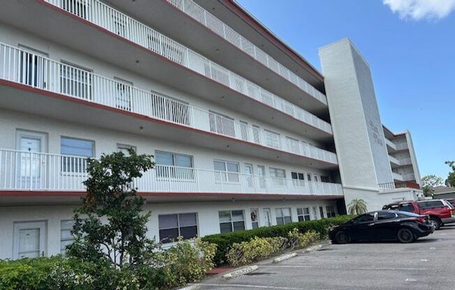 Quaint 1/1.5 condo in a great neighborhood located close to employment, beaches and shopping.