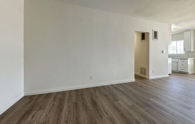 Roscoe Villa Apts