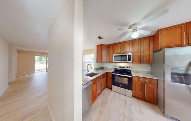 3BD/2BA Single Family Home in Pheasant Run!