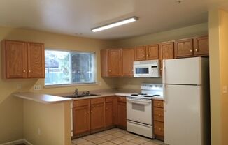 1 bed, 1 bath, 822 sqft, $1,425, Unit 910 H 105