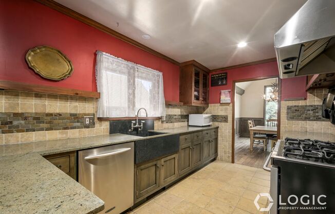 Beautiful Home in Sandy UT right on the Golf Course!