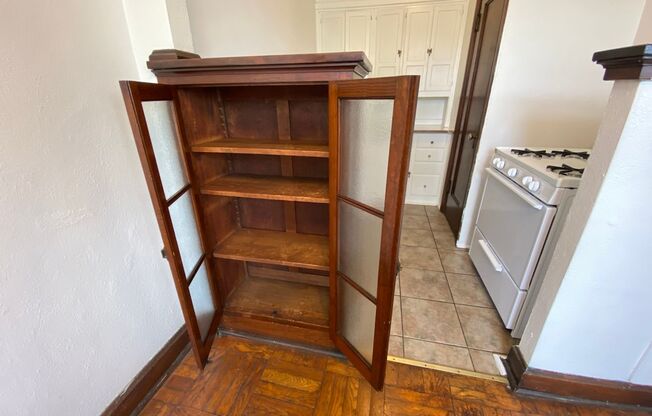Studio, 1 bath, 400 sqft, $790, Unit 206