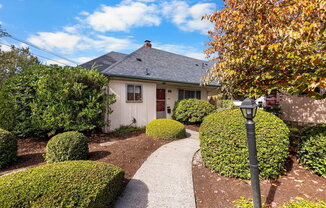 3511 SE CORA DR