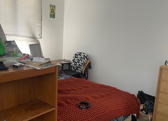 Studio, 1 bath, 800 sqft, $2,200, Unit A