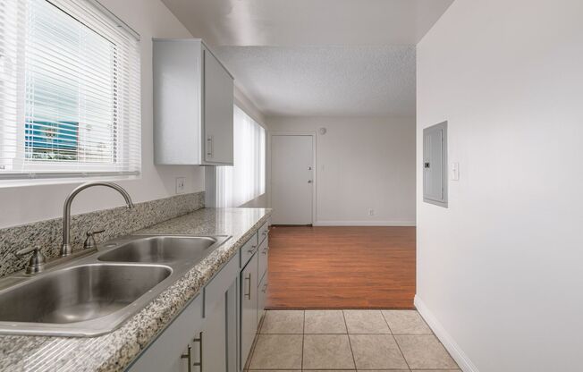 Studio, 1 bath, 450 sqft, $1,645