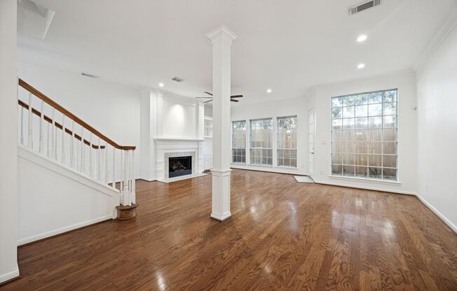 Beautiful Home Near University of St. Thomas