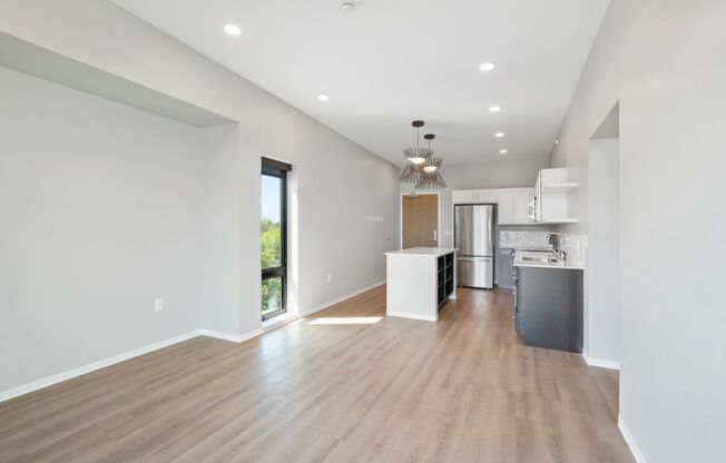 1 bed, 1 bath, 667 sqft, $1,425, Unit 1417