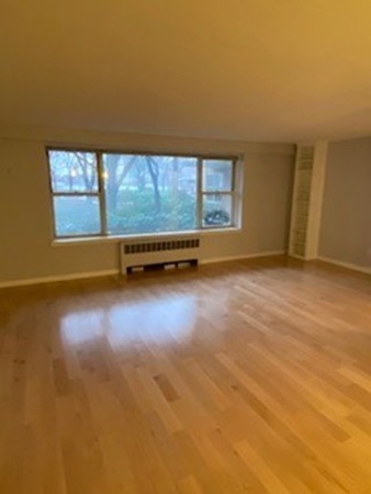 Studio, 1 bath, 570 sqft, $2,500, Unit 127