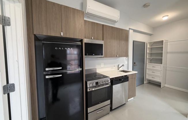 1 bed, 1 bath, $1,550, Unit 306