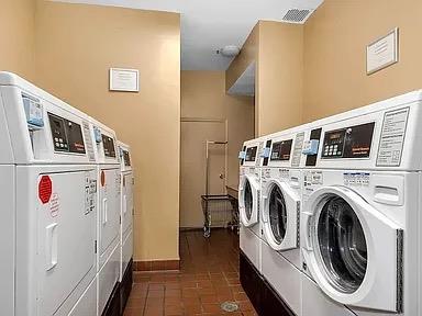 2 beds, 1 bath, 875 sqft, $3,500, Unit 5-C