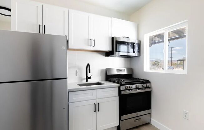 6563 Oasis Ave.