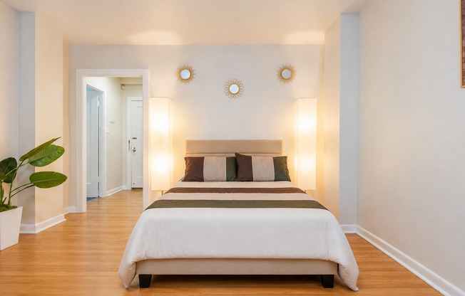 Studio, 1 bath, 376 sqft, $1,375, Unit 103