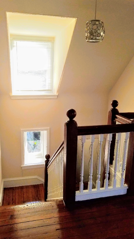 119 E MT AIRY AVE