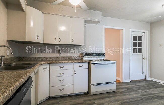 2608 GREYSTONE CT