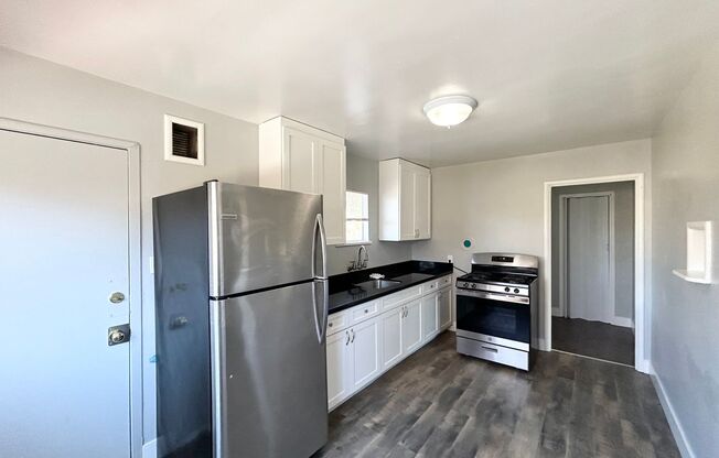 1 bed, 1 bath, $1,800, Unit B