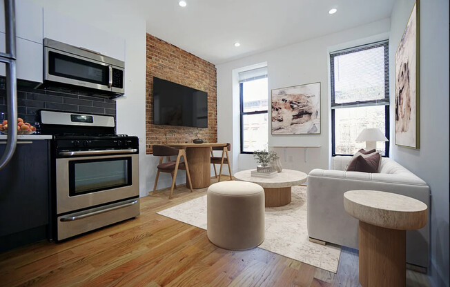 132 HANCOCK ST