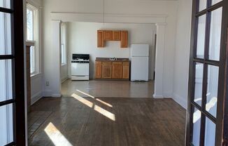 3 beds, 1 bath, 1,200 sqft, $1,600