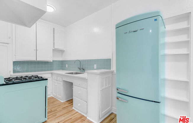 Studio, 1 bath, 575 sqft, $1,796, Unit 110