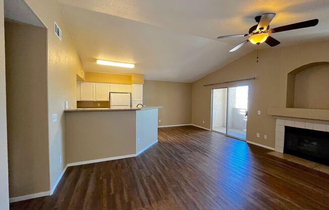 A beautifully Maintained 2-bedroom, 2-bathroom Condo!