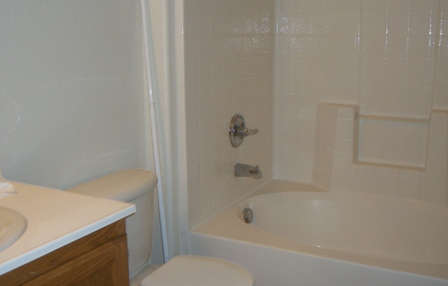 2 beds, 2 baths, $1,549, Unit # 2040