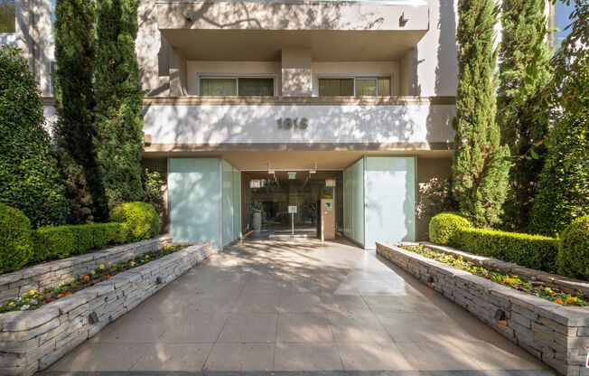 3 beds, 2 baths, 1,486 sqft, $7,300, Unit 105