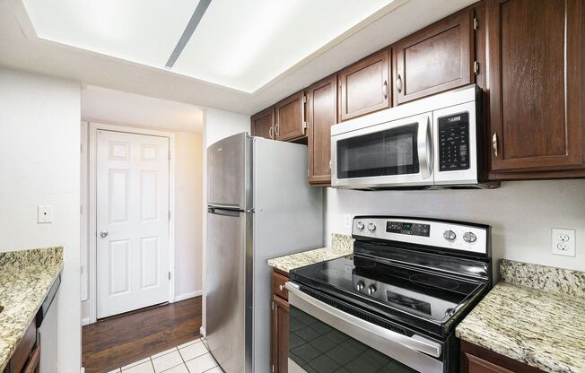 Charming 2 Bed, 2 Bath Condo with Loft in Aurora, CO