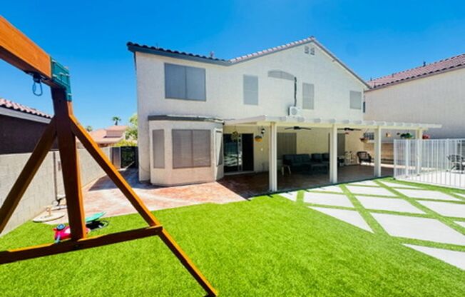 AMERICANA Property Mgmt - Remodeled 2 story - 5 beds with pool in the NorthWest