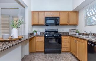 2 beds, 2 baths, 932 sqft, $1,750