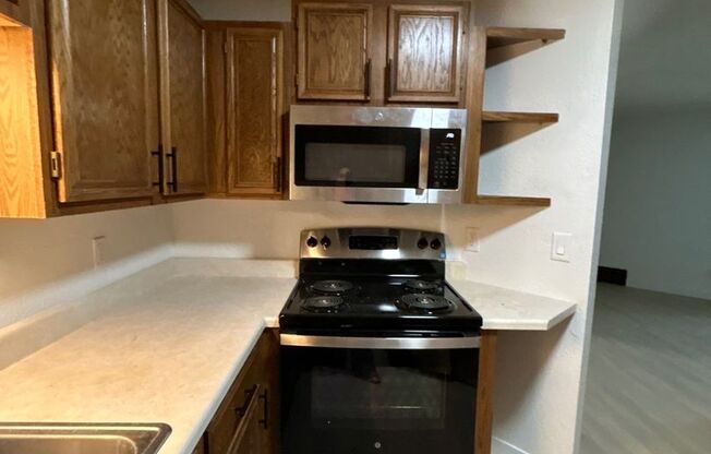 3 beds, 2 baths, 1,302 sqft, $1,300, Unit 205-306G