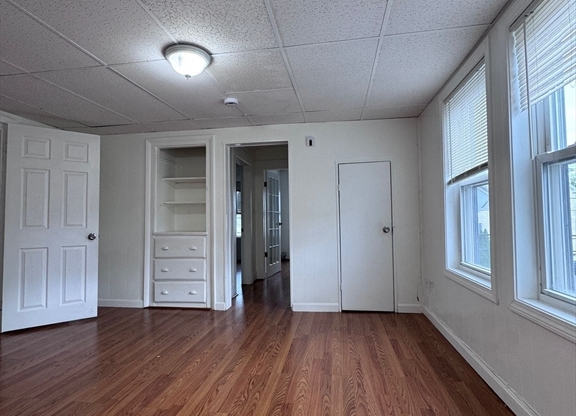 18 PLEASANT ST