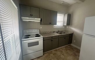 2 beds, 1 bath, $1,095, Unit 1717 Rorer Ave SW