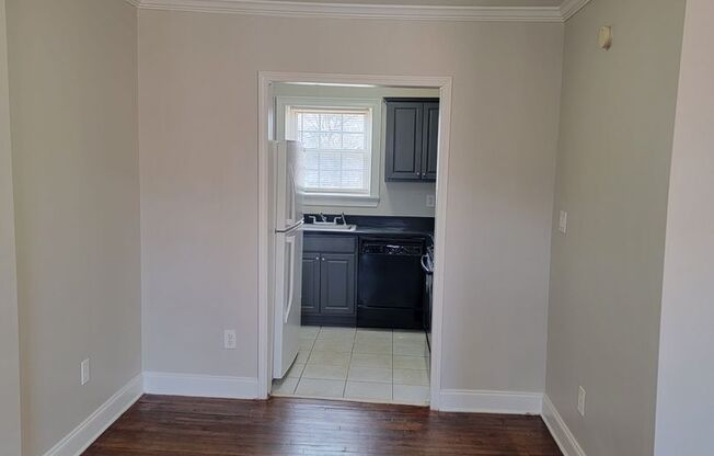 2 beds, 1 bath, $1,360