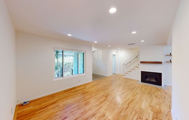 Large 2 Bedroom 2.5 Bathroom, multi-level Townhouse for rent in East Pasadena!