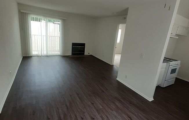 2 beds, 2 baths, 900 sqft, $2,450