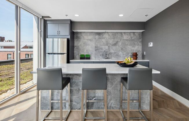1 bed, 1 bath, $2,800, Unit 201