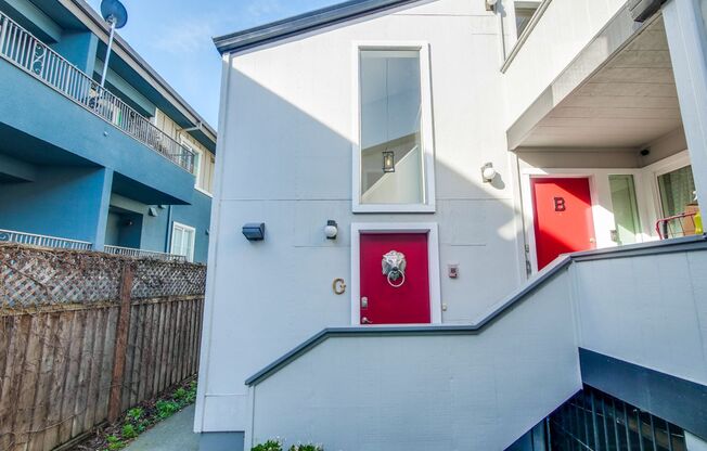 Remodeled 2 Bed 2 Bath Modern Condo with Bonus Loft Area
